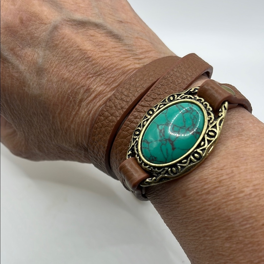 BOHO GREEN TURQUOISE HOWLITE BEAD FAUX LEATHER WRAP BRACELET ONE SIZE FITS MOST